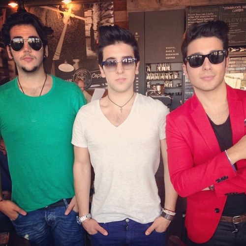 Ciao! Mi chiamo, Angela. #ILVolovers In tutto il mondo. Noi ti amiamo Gianluca Ginoble, Piero Barone, Ignazio Boschetto #IlVolo,Sei il MIO orgoglio xo ✈
