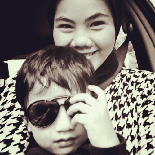 Full time mom of Mikail & Eijaz | Part time of everything | Claimed to be @parangkunil's Love of his life | Shopping | Food