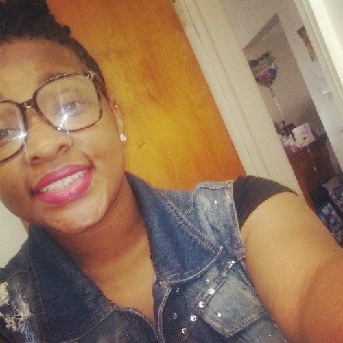 Height: 5'1
Go Too Carman.
I'm Young.
Creative.
Short.
#Loyal. Life. Love !
Brown Skin.
GOOFY.
MUSIC LOVER!
Kik Me: Fluck_Minnie
3