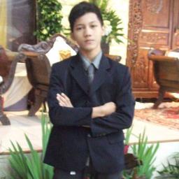 ALLAH    .  RASULALLAH   .  IBU  .  IBU  .IBU  . AYAH  .  KELUARGA . SAHABAT . TEMAN . MUSIK .  ______??