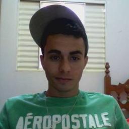 Mineiro, 20 anos , peixes . Se gostar me siga e fique a vontade para dar #RT. Porque querendo ou não tudo oque escrevemos é para alguém #♡