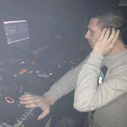 DJ | Promotor | Producer | Music Fanatic!

Commercial House | Chart | Remixes | Mashups | R&B | EDM | Dance | And More..

http://t.co/m8IWfKtuB8