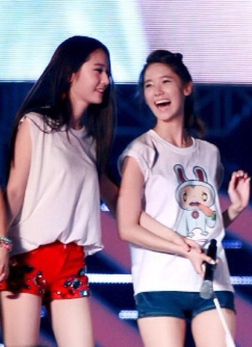 @ataraxiarp : yoona + krystal