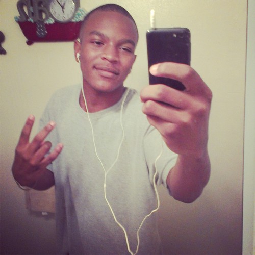 Im 15 , I Go To Bossier High , Do a Lil Bit of Rapping Every Now & Then . If You Wanna Know The Rest , Just Follow Ya Boii .