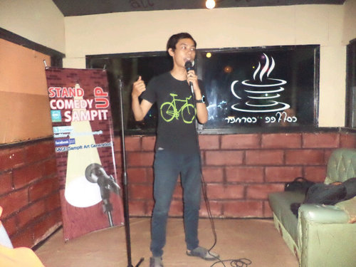 SAGE Kru (Sampit Art Generation) & @standupsampit Kru | Seorang Kreatif yg Multi Talented, Penulis dan Ilustrator yg Terlambat Eksis...