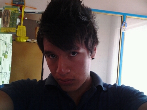 Pz me gusta conocer gente y sobre todo probar cosas nuevas asi q aki toy ^^D