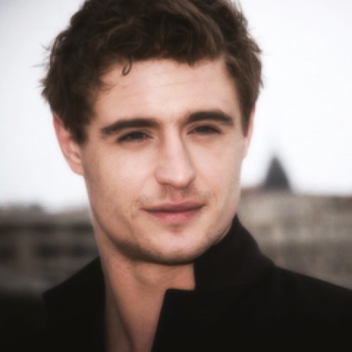First fansite for the british actor Max Irons in Mexico | Primer fansite para el actor británico Max Irons en México