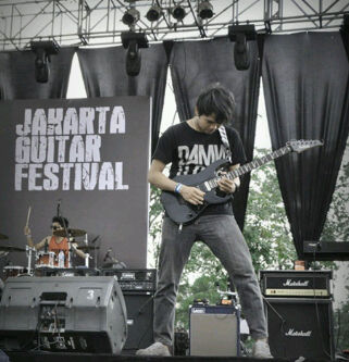 6 String for @PecahArah , @trilogi_
