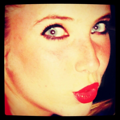 LeyreRodrigo's profile picture. Trilliza. Arquitecta efímera.
Diseñadora Gráfica. Amante de la libertad. No nos pusieron en esta tierra para ser arrastrados.