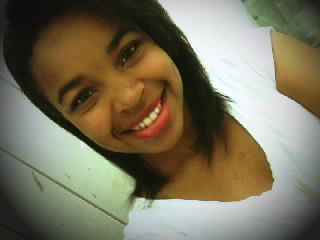 Ah, bem que sou legal, extrovertida, adoro viver, principalmente na presença do Senhor Jesus ;P