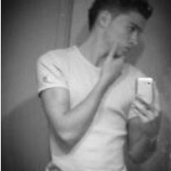 Joueur e-Sniping ! #Team AvEo , #PS3 , recrutement #ON . beatboxer et patissier *__* ! :D 3.
