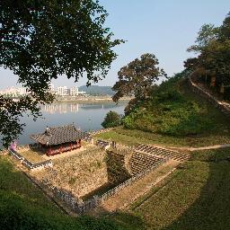 English language magazine providing tips and ideas for those traveling in Korea