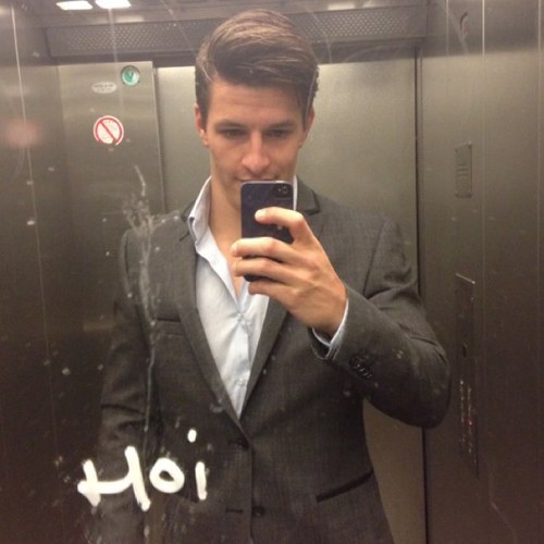 Kehgals's profile picture. Jack of all trades, master of none.