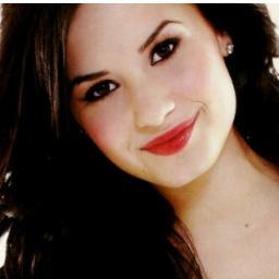 Follow me?
@ddlovato @NutellaDaGomeez