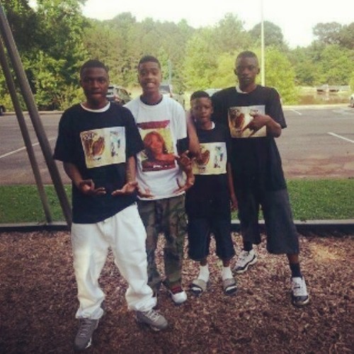 Follow Me. I Follow Bak. Im OTF KENYIAWORLD. Yall Already Kno How Im Rockin #SQUADDDD