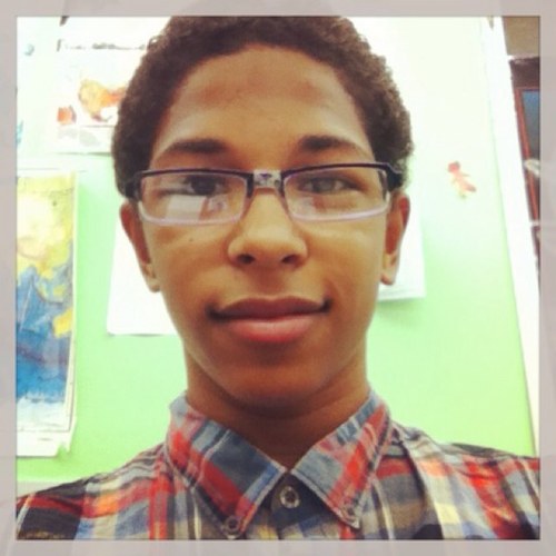 Im 16, Dominican, like Sports & llove music :D follow me ill follow you :)