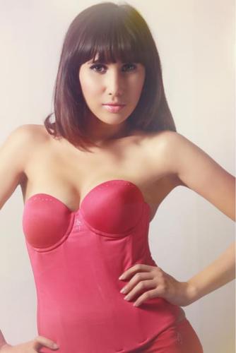 DewiCinta_asli's profile picture. Presenter // Singer // Actress //
Single Hits : Main Hati//WhatEver
Contact Person : 08156710640 // @fahmylians