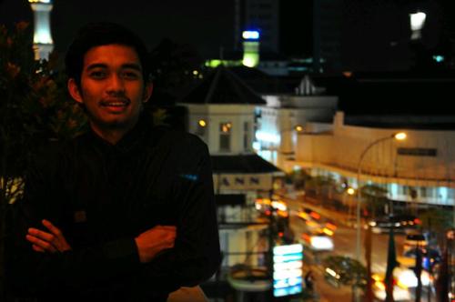 -2010 STKS Bandung -Penikmat aksara. -Yakusa Wijaya founder. -Saya cerewet #udahunfollaja