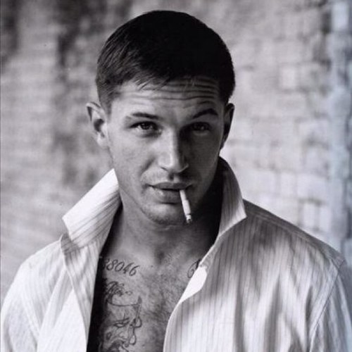 FlawedEvolution's profile picture. Lucas Bloodgood Valentine. | Defense Against the Dark Arts Professor. | Vampire. | Ex-Slytherin. |