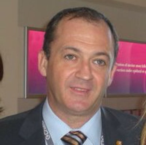 Ginecólogo, algecireño, evaluador ACSA, CSUR y ERNs. Ex Director médico del Hospital Universitario Virgen de las Nieves de Granada