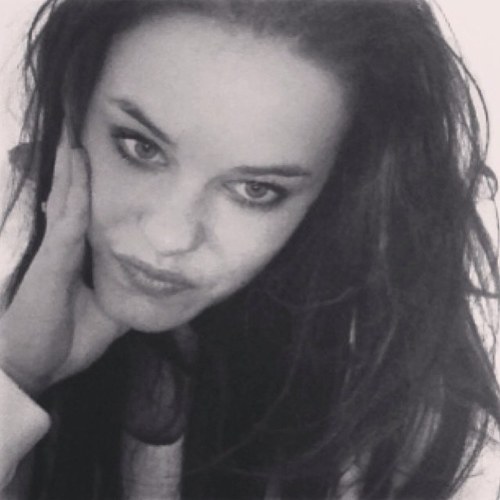 sophiejaynep's profile picture. Never love anyone who treats you like you're ordinary