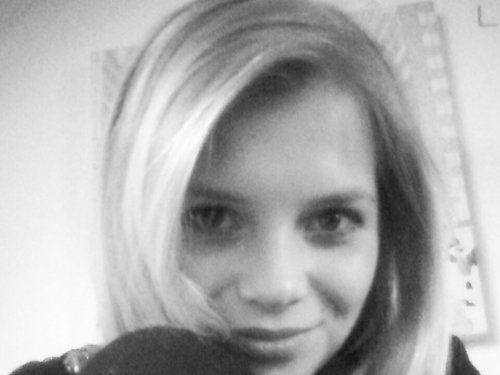 _Megg_M's profile picture. #TEAMFOLLOWBACK   
Je rêve d'aller dans une boîte de Gay et de crier 'Où sont les femmes ?'  #humour