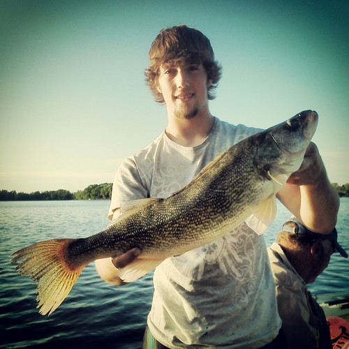 Colyn_Lon21's profile picture. If i could hunt for a living i would.