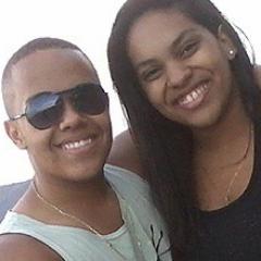 romântico, possessivo, carinhoso, gentil, teimoso, sincero, detalhista, desconfiado, simpático e determinado; porém um poço de ignorância quando provocado.