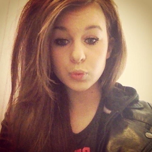 im court, follow me and irl follow you back x this girl is my world love her so much @katie_swiftxo go follow her:-))