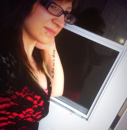 Kingshitbrokopp's profile picture. without struggle, there is no progress.
                       xoxoxoxox