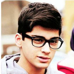 I'am Directioner, love Zayn, Love pizza and fries my name is Liana and i'am Brazilian