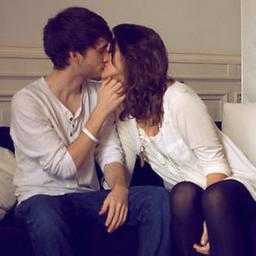 Una novia no es linda si no es celosa, bipolar, cariñosa y a la vez única. Si te identificas con nuestras frases da #RT