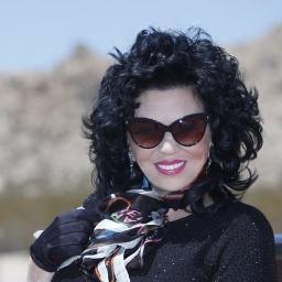 Intuitive psychologist. Relationship coach. Best-selling author. Singer. Radio host. Transylvanian native. Proud mom!