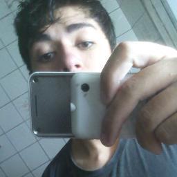 Já abandonei este twitter. Volto quando o facebook cair de novo :D