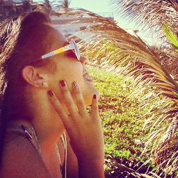 Sou como você me vê. Posso ser leve como uma brisa ou forte como uma ventania, depende de quando e como você me vê passar !