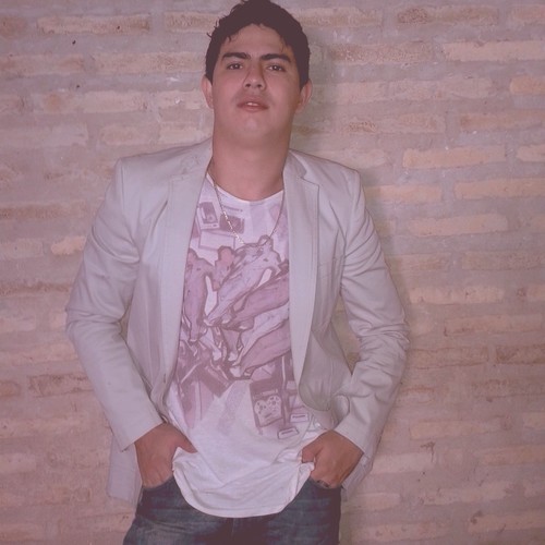 un hombre agradecido con la vida y con dios por ser paraguayo amo a dios ,mi madre es mi vida y cerro mi pasión