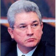 Francisco Medellín Egreso UANL e IPADE Oficial Mayor SEP, Asesor Presidencia, Contralor Interno SFP, Consejero Director SS UANL. Docente, Asesor ANUIES.