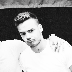 You just got a free follow yayy now be nice and follow @TwerkinOver1D pls follow her cuz you will get 2 follows for 1, or else if you follow here i unfollow you