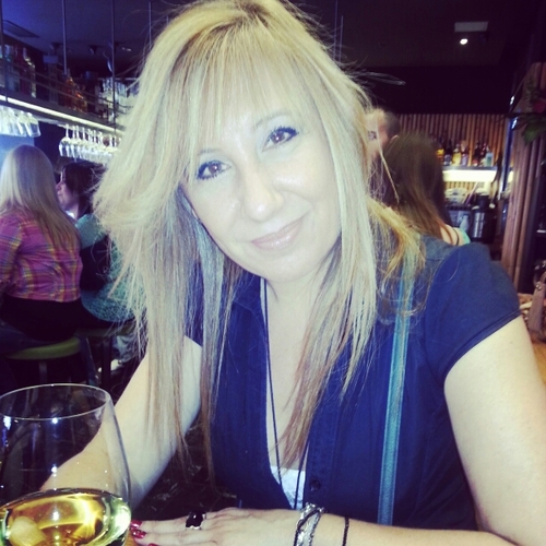 Aracely_5's profile picture. Agente Exclusivo de Seguros en horario laboral.  En mi tiempo libre: Acuarelista, jardinera, lectora, mimadora de mascotas... Crear reparar y transformar ...