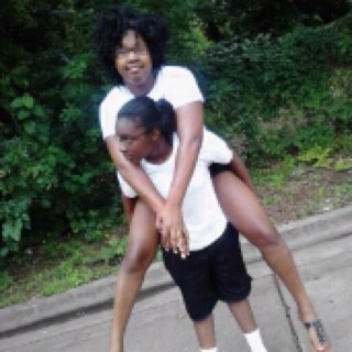 hey FAKES, no subtweet @ me bitches ( : i love my girlfriend so FOLLOW her @Pac_Man_Killa, #TEAMraymond #TEAMeric #TEAMheat