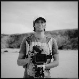 Independant surf film maker and photographer, i love surfing and analog cameras!