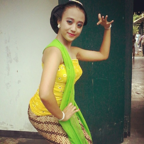 dea_cokelat's profile picture. jangan takut untuk bermimpi,karna Tuhan akan memeluk mimpi-mimpimu :D