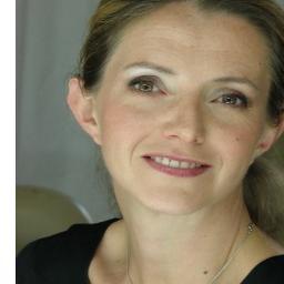 passionée par la #transformationdigitale, les #datas, l' #IoT les #event, les #objetsconnectes ... #opera #histoire #plongee