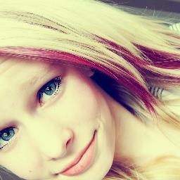 12 & Directioner, Boycer and Song writer  ♥ Love to sing and everything! it makes me smile :3 follow me please, i always follow back(:
VAS HAPPENIN?! :-DD♥