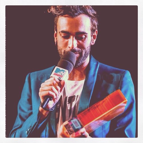 |Vì, italian girl|@mengonimarco in the heart| No hay palabras, nada que hacer, tal vez habia un tiempo para volver|icon and bg by me|