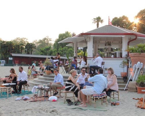Ristorante self service / Bar & Grill / Beach Bar / Eventi speciali / Feste private / Feste aziendali info@allidobar.com ~ +41919715500