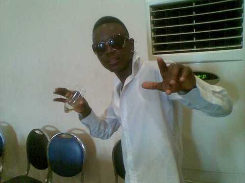 ♥♥Ik ßen vlak ðe zwart replica op Michael Jackson ☺#1 Fan!!! ‏ƒ‏ƒ me i'll ‏ƒ‏ƒ ßackΘ_ΘASAP!!
