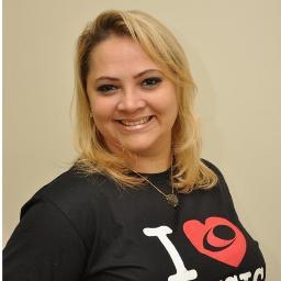 Locutora de rádio há 10 anos, apaixonada pelo que faço até por demais. Amo internet - essa ligação que nos une diariamente!