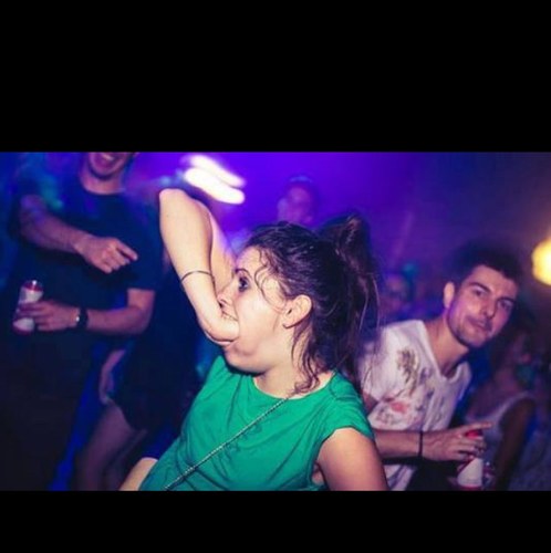 PEmbarrassantes's profile picture. Les pires photos embarrassantes de soirées !