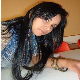 somrie, ama, vive, salta, corre, grita, besa, abraza, diviertete, por que para mañana puede ser demaciado tarde.